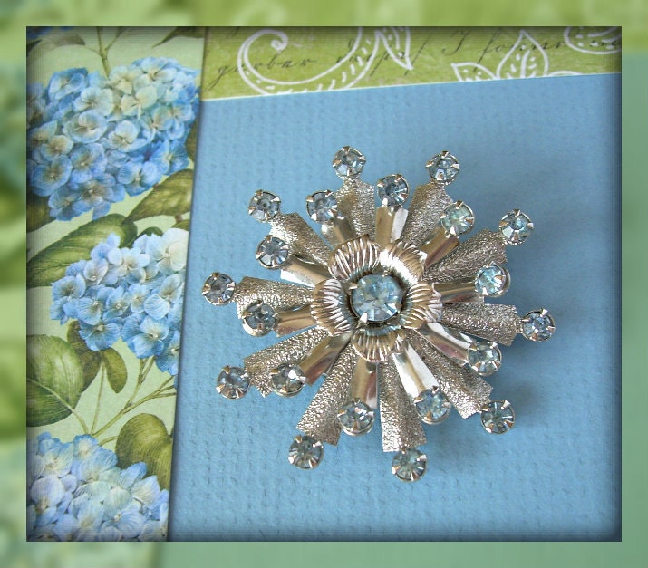 Vintage Atomic Starburst Brooch Pin Silver Ice Blue Rhinestones Flower