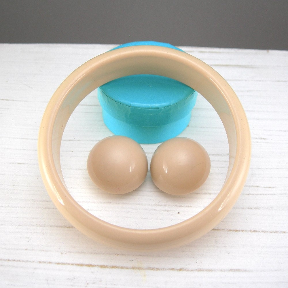 Nude Beige Plastic Bangle and Clip Button Domed Earrings Circa 1980s Costume Jewelry Set Retro
