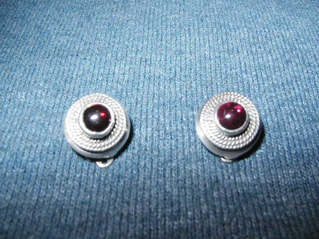 925 Sterling Silver Round Basket Weave w/Garnet Stones Clip-On Earrings 7.1 grams