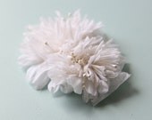 White vintage flower bridal hair clip, floral headpiece, wedding accessory, bridal clip