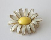 Vintage Brooches / 1960s Brooch / Yellow Daisy Brooch / Weiss Brooch