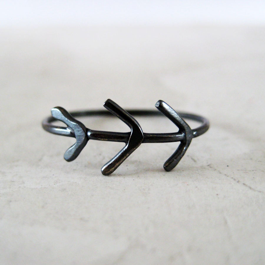 Three Little Arrows Ring - black silver ring