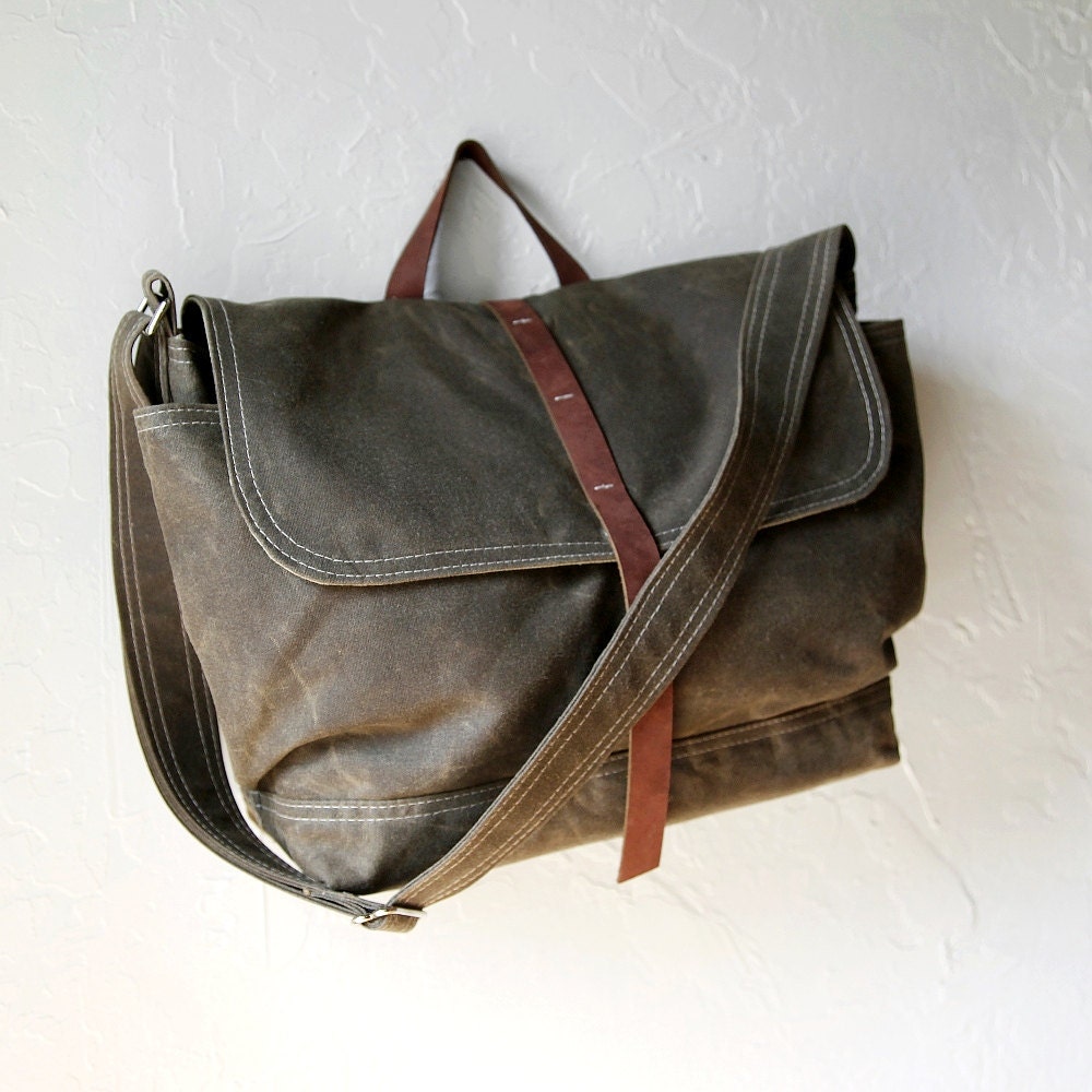 The Day Pack in Stone Waxed Canvas and Leather // Organic Cotton Lining