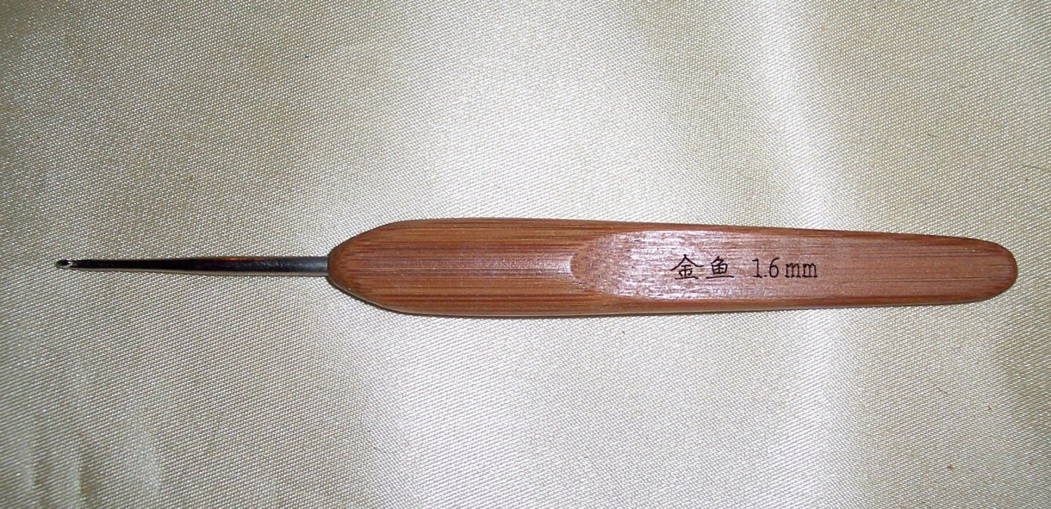 1.6mm bamboo handle aluminum crochet hook