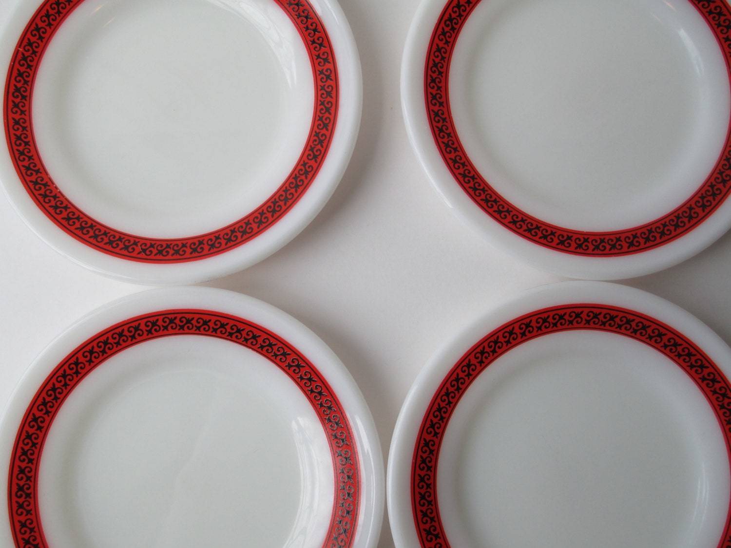 Vintage Pyrex Tableware Black and Red Dessert Plates Set of Four