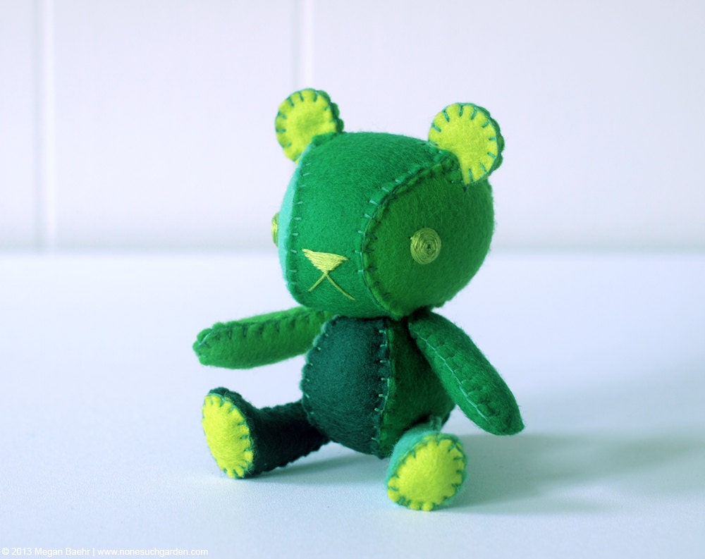 Green Artist Teddy Bear, Best Bear No. 1