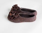 Great Grandmother Gift - Women wool slippers whit 2 flowers ROSES