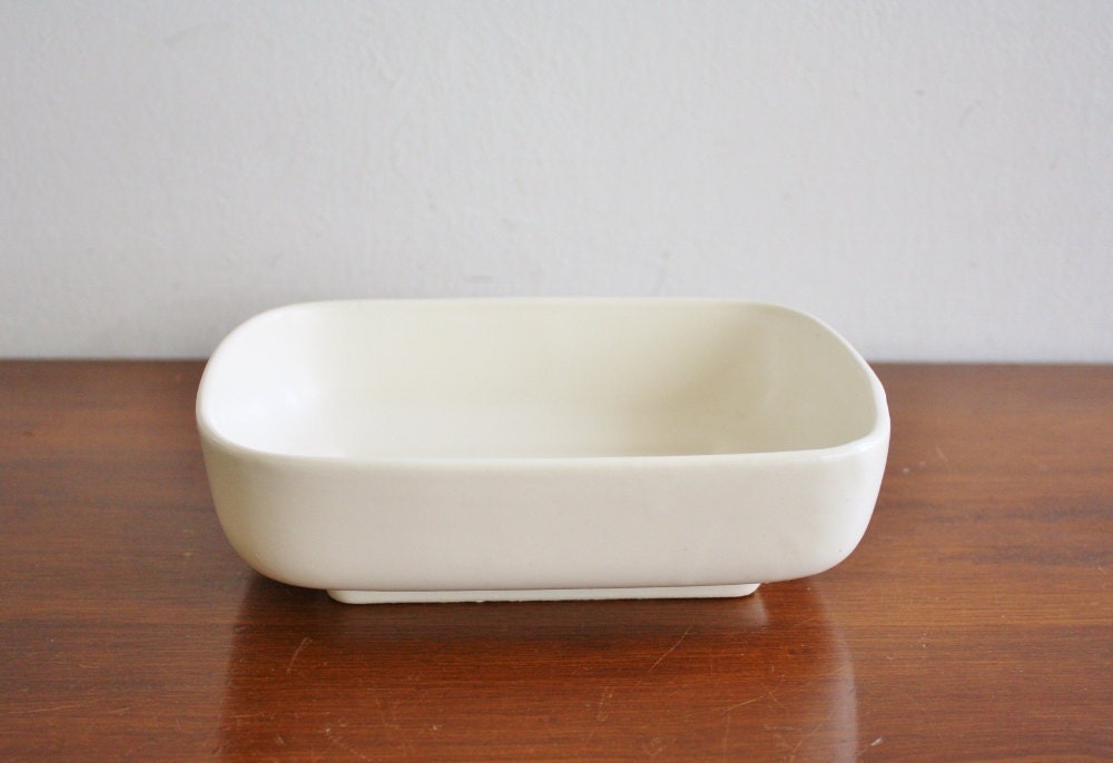 Vintage white ceramic dish, Hull Pottery