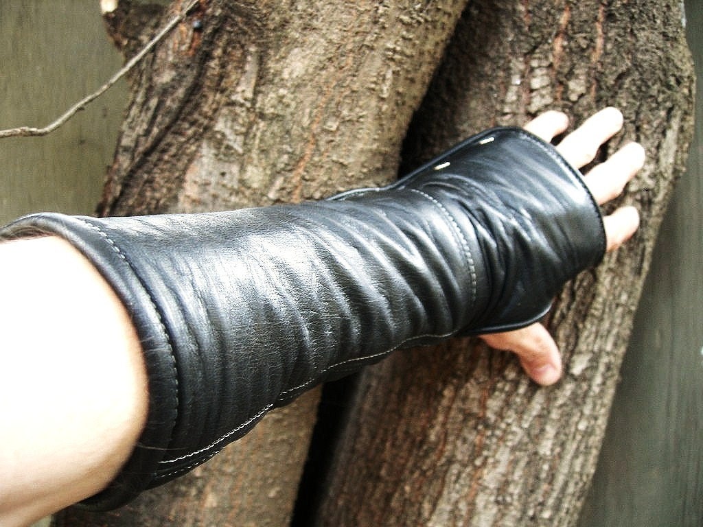 Black Leather Fingerless Riding Gloves Small with Padded Palms and White Stitching