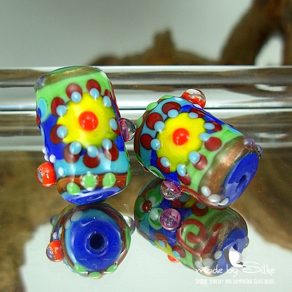 2 handmade lampwork beads -- M i n i s  -- suitable also for earrings -- SRA -- glass -- Silke Buechler -- Calypsos Beads