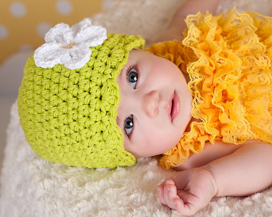 HALF OFF Today ONLY Baby Hat, 0 to 3 Month Baby Girl Flapper Beanie Baby Hat - Lime Green, White Daisy Flower Photo Prop Baby Girl Baby Hat