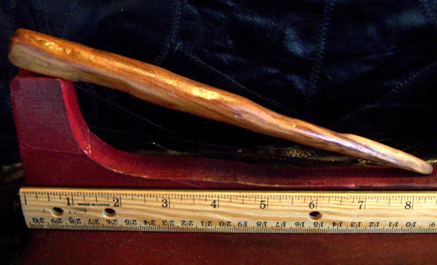 Ultra Rare Pearwood Assassin's Wand  8 7/8 inches
