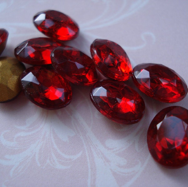 Vintage 8x10mm Czech Siam Ruby Red Gold Foiled Pointed Back Oval Faceted Glass Jewels (6 pieces)