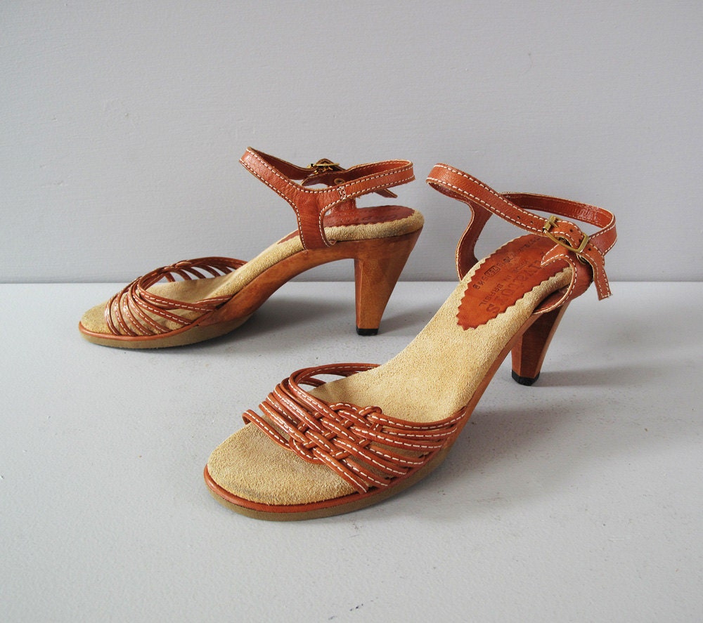 1970s brown leather wooden heel sandals deadstock 5.5