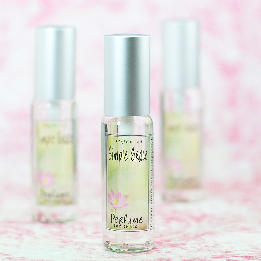 Simple Grace Perfume NEW Notes of Orange, Jasmine, Vanilla, Blackberry, Musk, Bergamot, and Lily