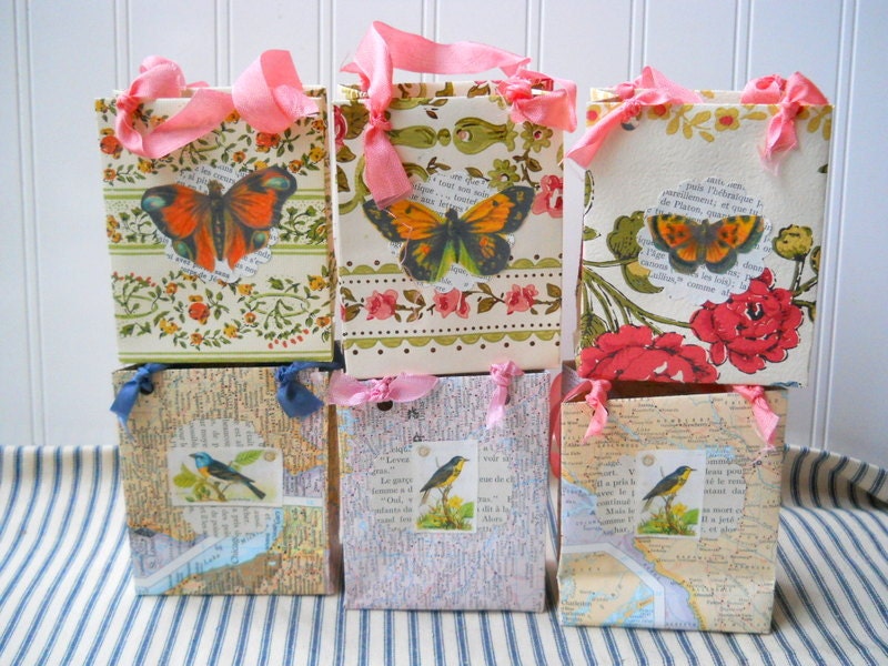 6 vintage wallpaper map gift bags small with butterflies birds and French text grp4 Pastel