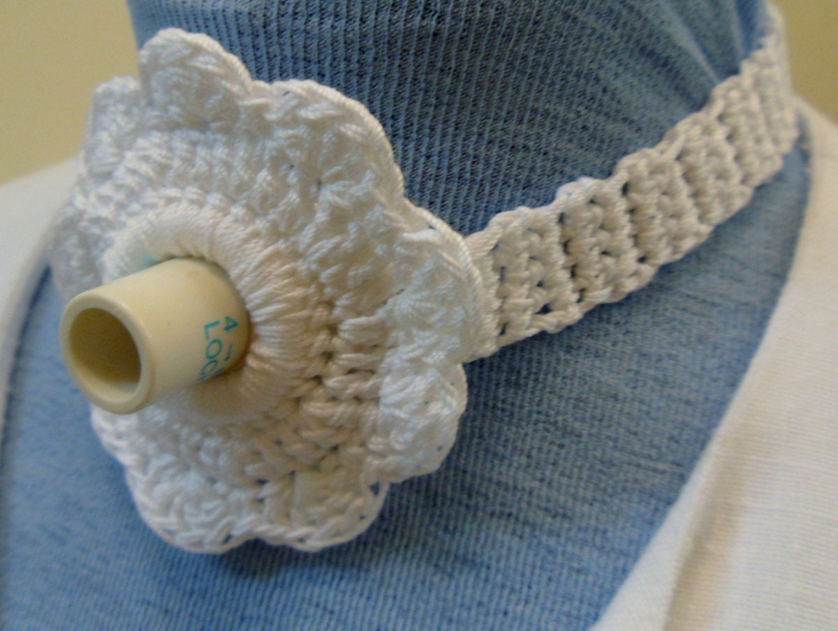 Crocheted Trach tie white flower