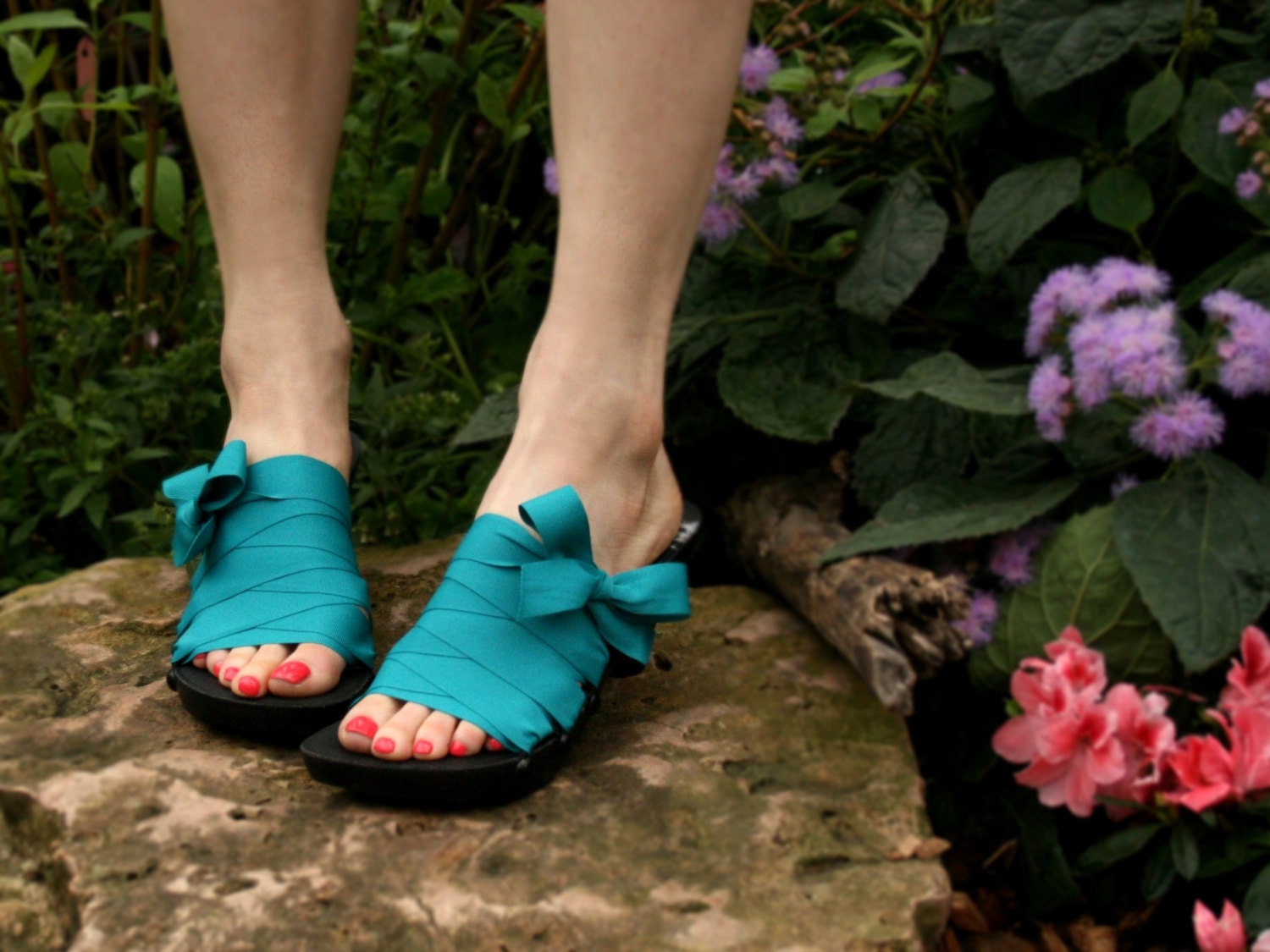 SALE Size 11 - Mid Ebony Kitten RTW Mohop Shoes