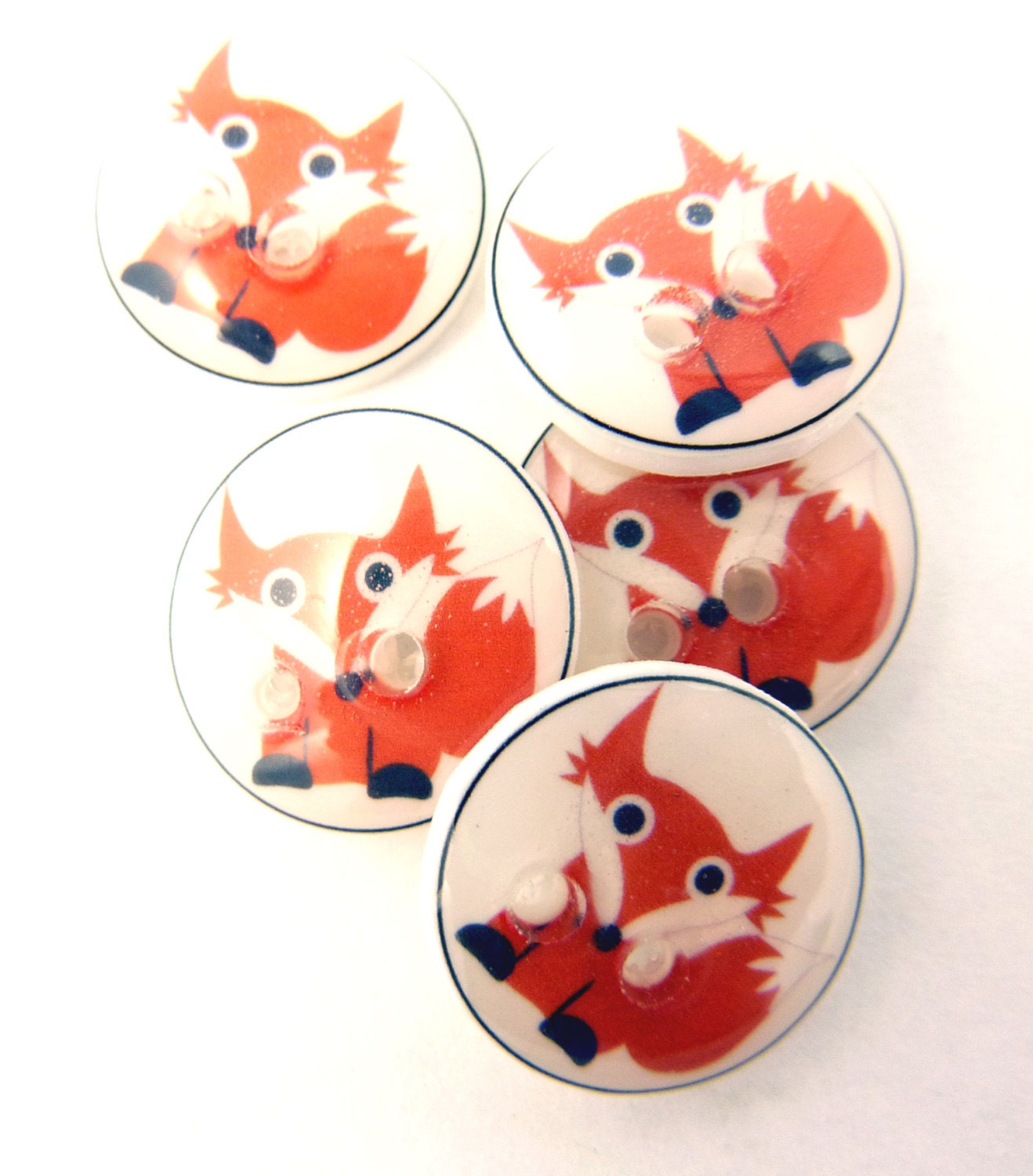 5 SMALL Fox Buttons. 15 mm or 1/2" round fox sewing buttons.