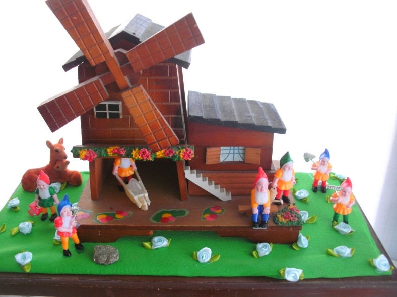 Seven Dwarves or gnomes music jewelry box diorama