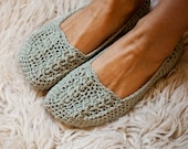 Instant download  - Crochet PATTERN (pdf file) - Ladies Cable Slippers