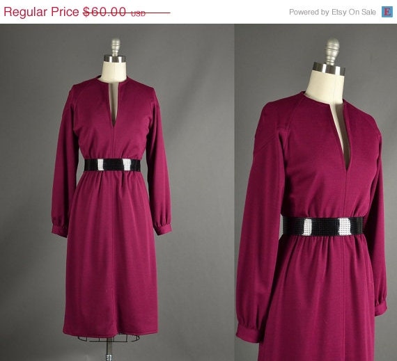 25% Off Sale Vintage 1970s Dress shift wool violet purple long sleeve day dress