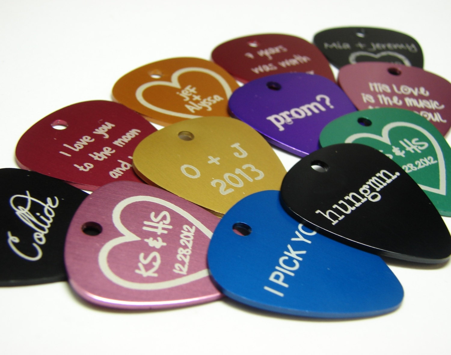 design your guitar pick aluminum - front and back engraving included with key chain