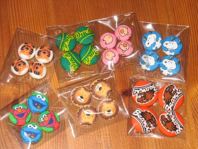 4 Custom Handmade Fabric Buttons...YOU Choose Fabric & Button Size