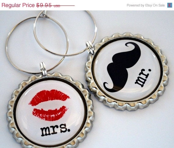 SUMMER SALE - MR and Mrs Wine Charms - Save the Date, Wedding Gift, Wedding Favor, Shower Gift, Anniversary Gift