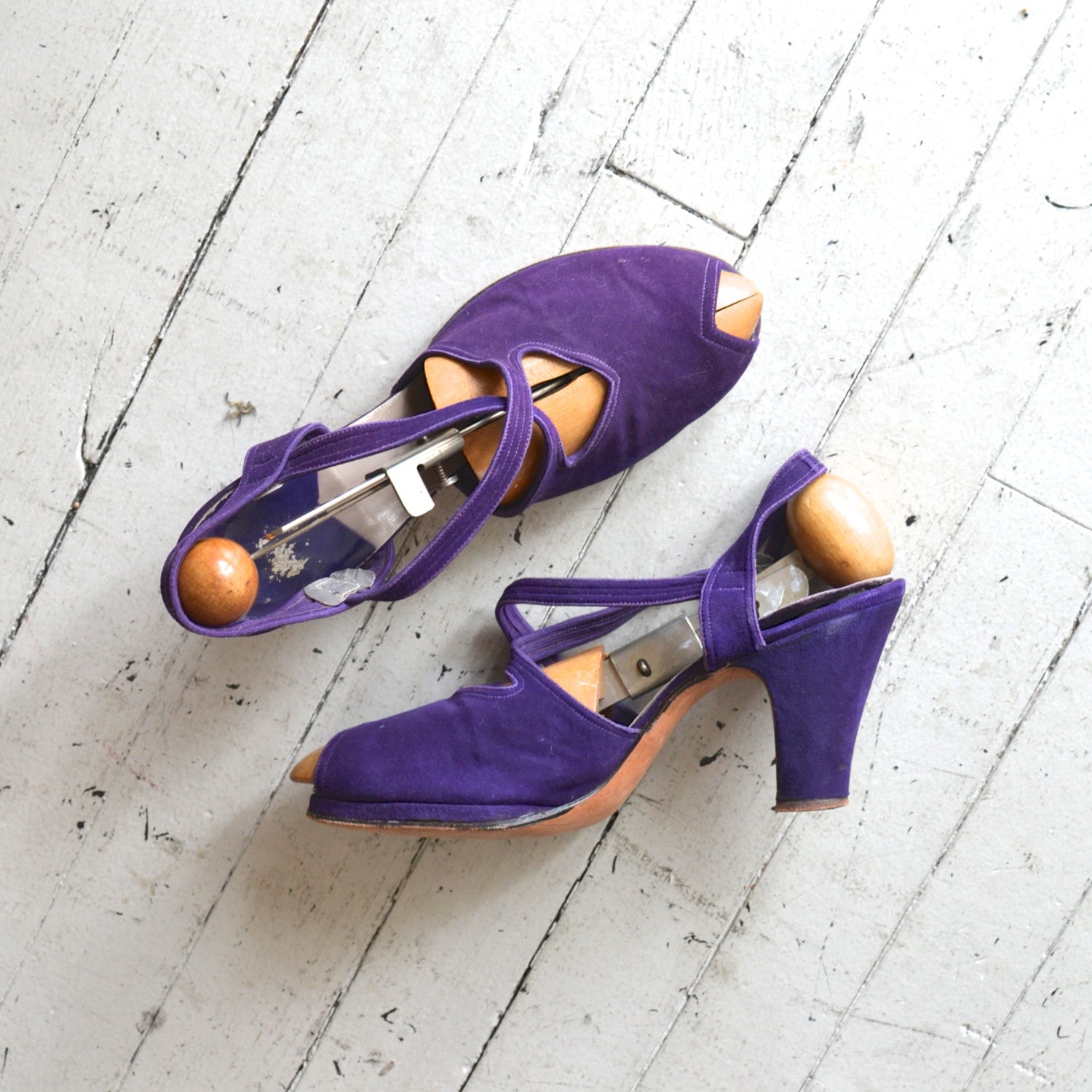 1940s shoes / vintage 40s shoes / Uva Madura heels