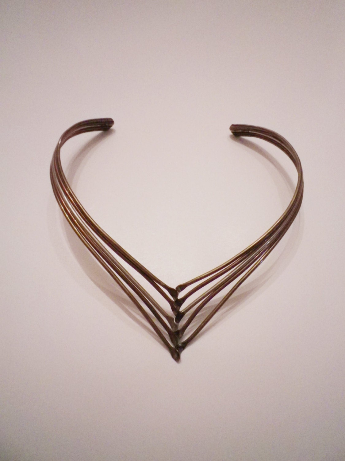 Vintage 70's twisted metal v-shaped choker necklace