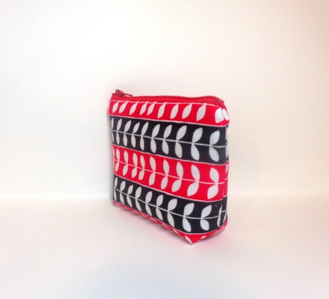 Small Zipper Pouch Small Wallet Small Cosmetic Pouch  Red and Black Leaf