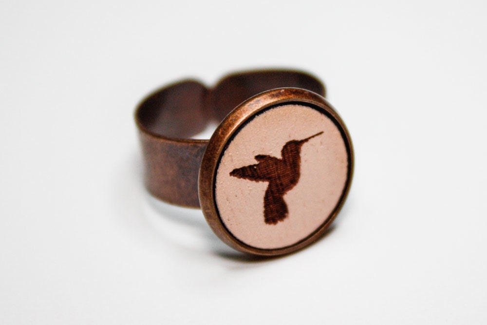 Cameo Ring - Hummingbird (Pale Pink)