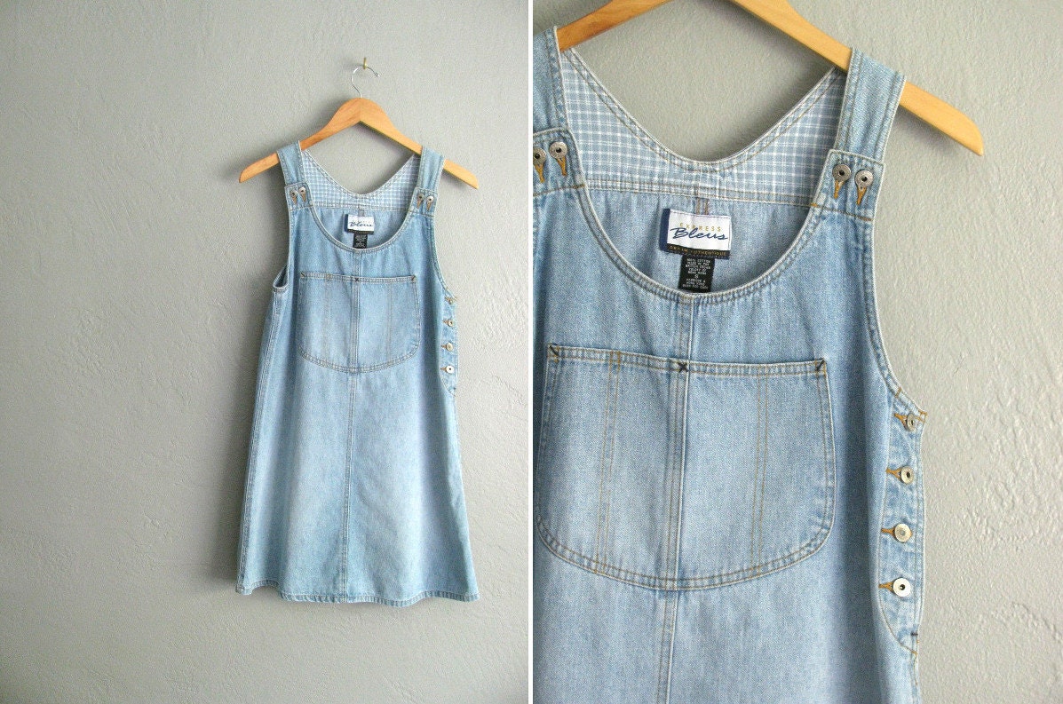 vintage '90s light blue DENIM PINAFORE with bib pocket. size s.