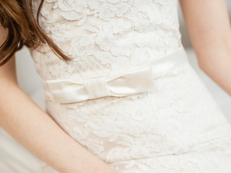 Bridal Sash / Wedding Dress Sash / Bridal Belt / Wedding Belt (Audrey Bow Belt)