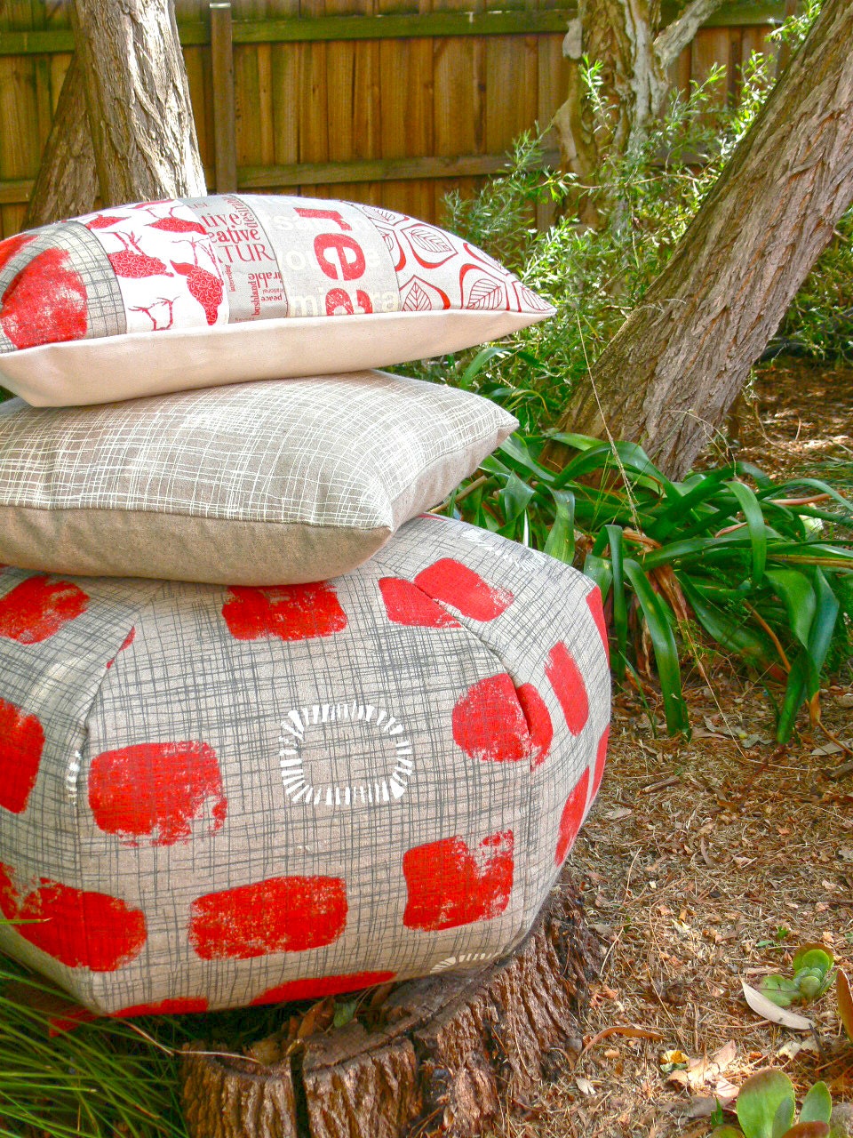 Pebbles Floor Cushion - Earthy Red