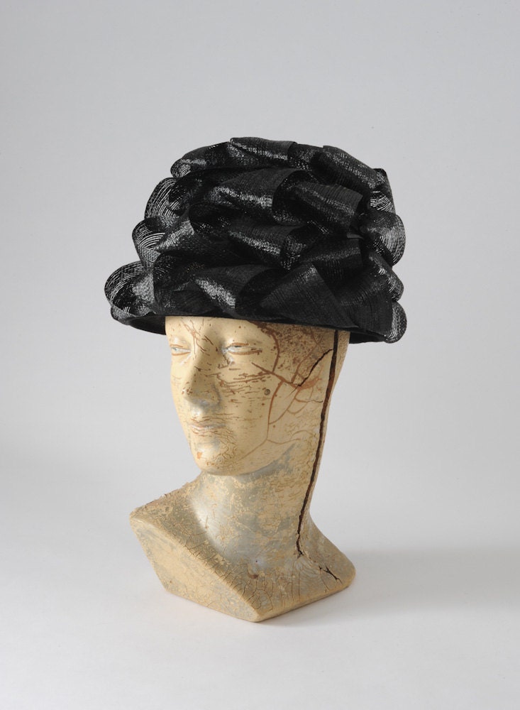 1960's Black Raffia Bubble Hat / Mod Audrey Hepburn 60's Fashion