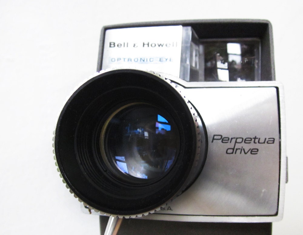 SALE bell and howell super 8 camera / vintage 1960s super 8 movie camera with carrying case