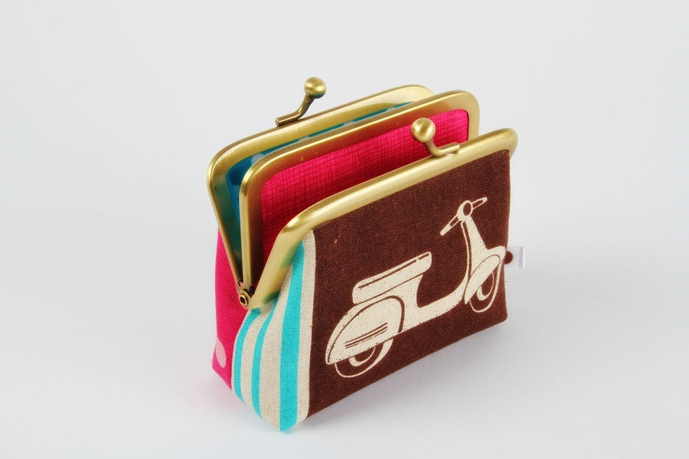 Siamese dad - Scooters on brown - double metal frame purse