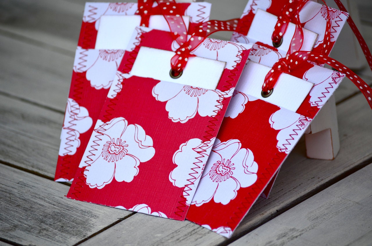 Red and white stitched pocket gift tags - set of 4