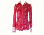 70s Nylon Shirt. Vintage Polyester Blouse. Sybil Red n White Jersey Shirt. Sz s to Sz M