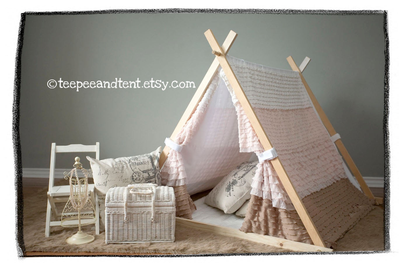 Kids Ruffle Teepee Play Tent