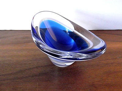 Vintage Flygsfors Paul Kedelv "Coquille" Blue Art Glass Bowl, Swedish Glass