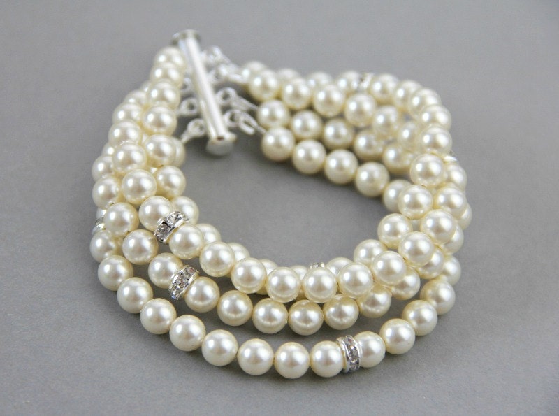 Bridal  pearl bracelet , Wedding pearl bracelet, Swarovski pearls, swarovski bracelet, wedding ivory bracelet, bridal jewelry- Style 399