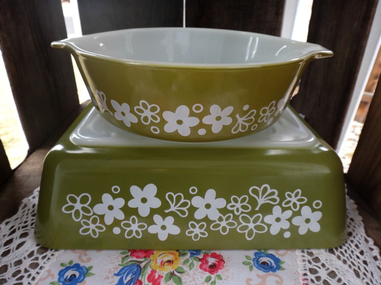 Vintage Pyrex Spring Blossom Casserole Set