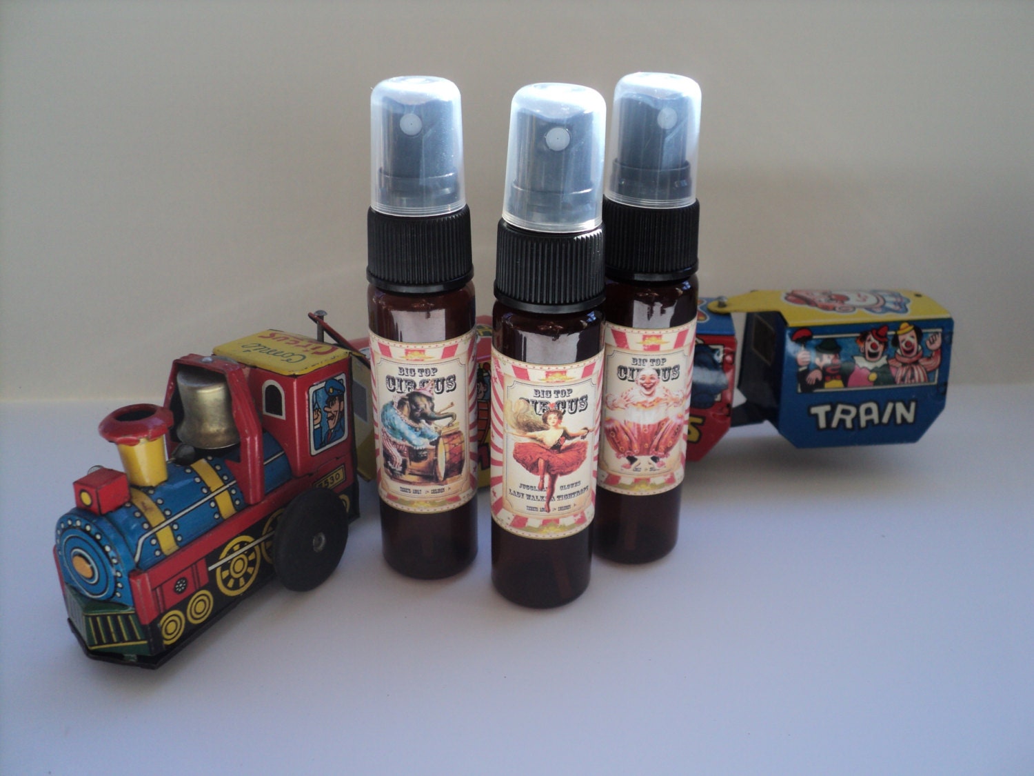 Big Top SHIMMER MIST,  2oz, sweet juicy candied apple fill the air, tart  pomegranate and more