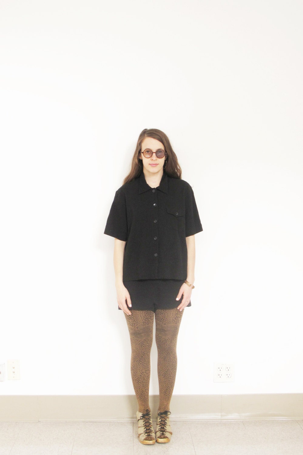 Black textured short sleeve button down. S/M