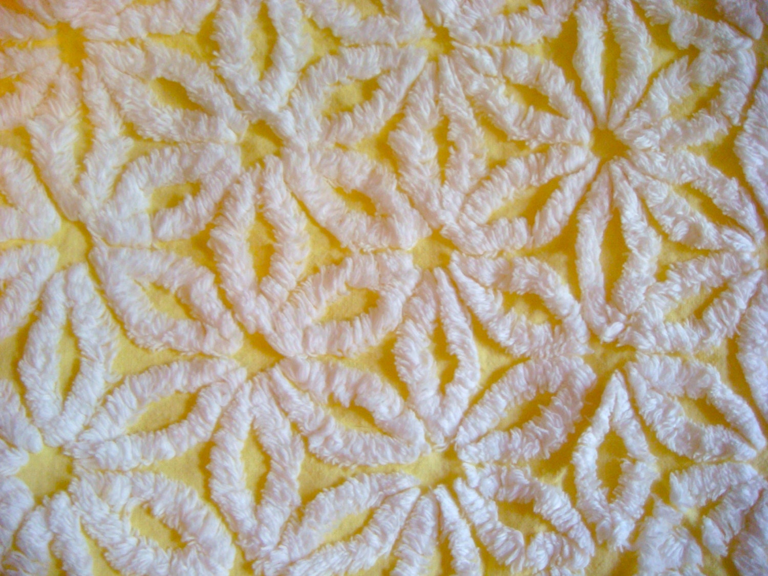 Hofmann Sunny Yellow Daisies Vintage Chenille Fabric