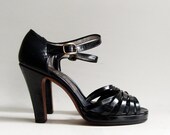 70s platforms / shoes 6.5 / black patent disco heels / strappy pumps / 70s does 40s / deadstock 70s vintage shoes