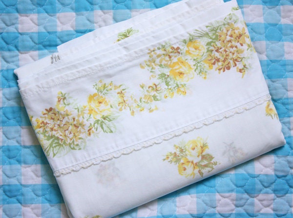 So So Lovely Vintage Sheet --- Remnant